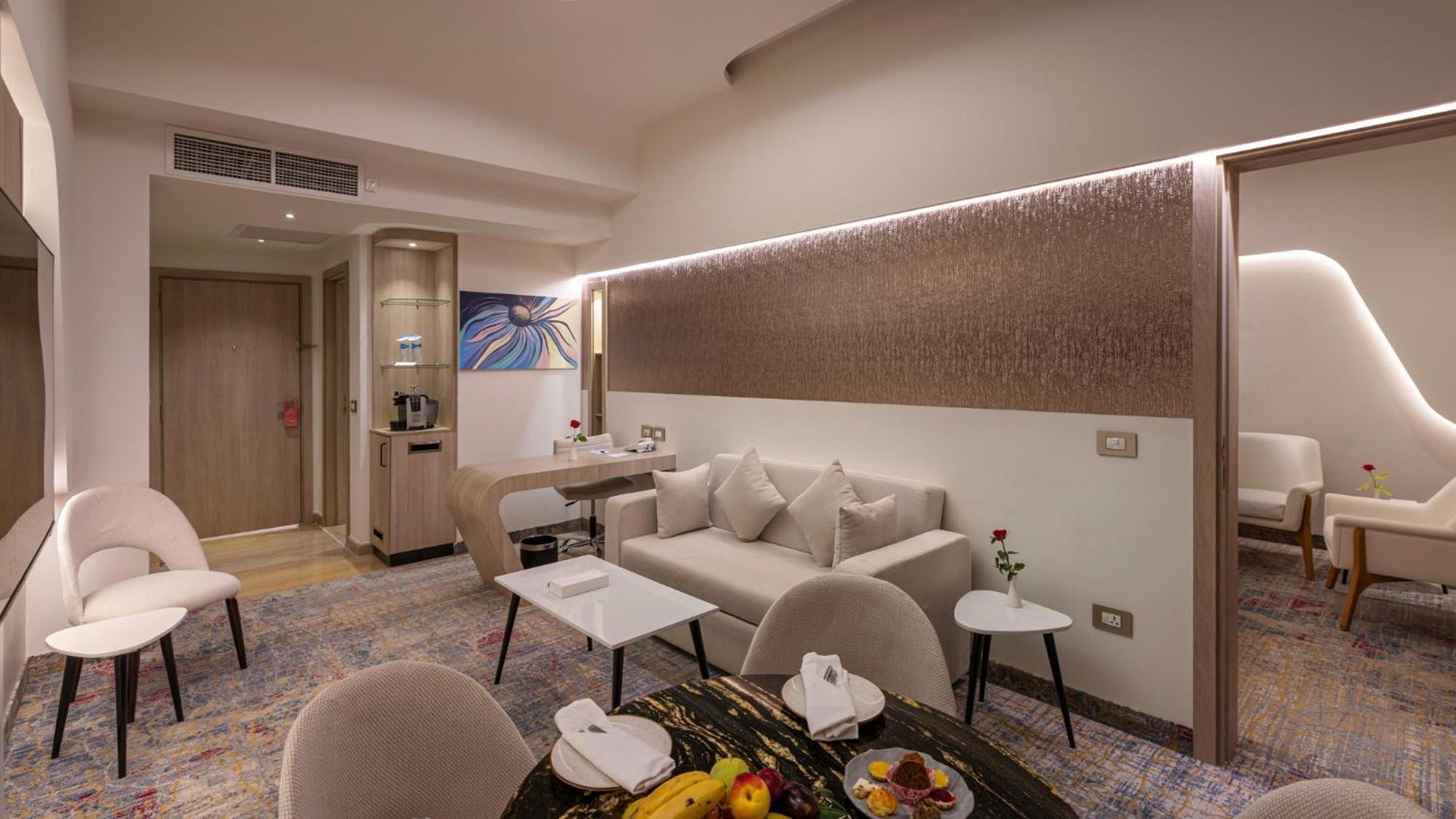Mirage Hotel & Conference Center อเล็กซานเดรีย ภายนอก รูปภาพ A suite at the hotel